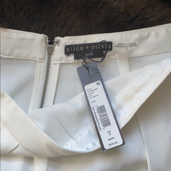 Alice + Olivia shorts PLUS Society Amuse Lace shorts - Picture 2 of 8